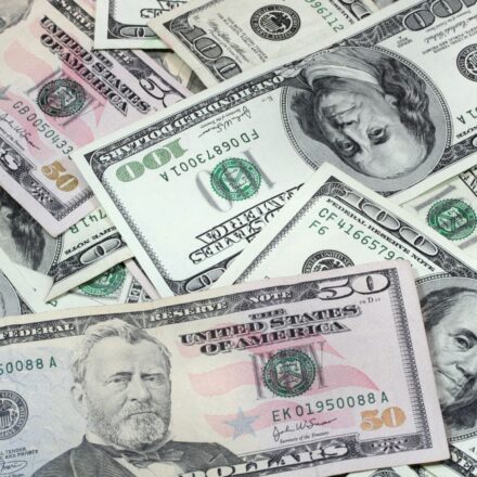 Dollar Edges Higher as Stocks Fall and Crude Oil Rallies