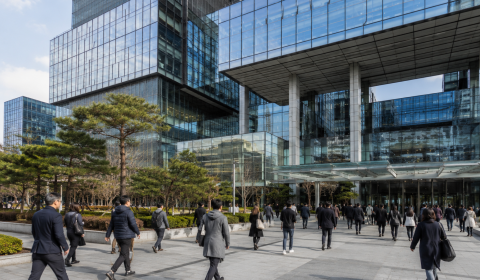 Kuark Capital raised $400 million for a new Asia-focused AI hedge fund targeting Taiwan and Japan.