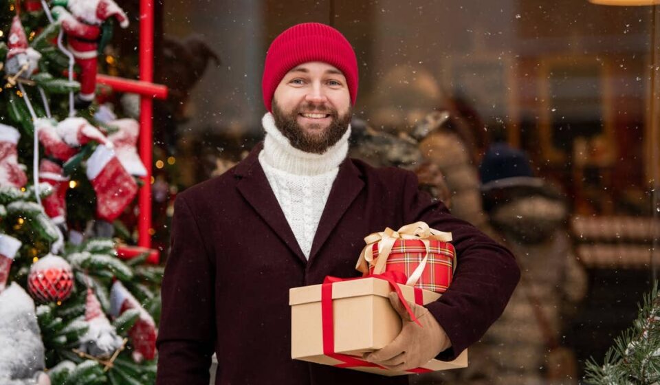 These major retailers are hiring for the 2026 holidays
